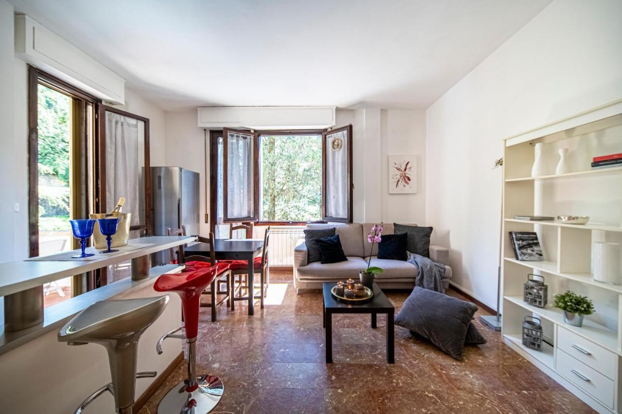 Cozy Roman Apartment With Parking Florence Extérieur photo